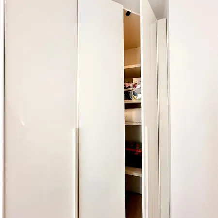 Apartment Hostdomus - White And Sea *