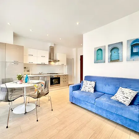 Hostdomus - White And Sea Apartment *