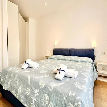 Hostdomus - White And Sea Apartment *