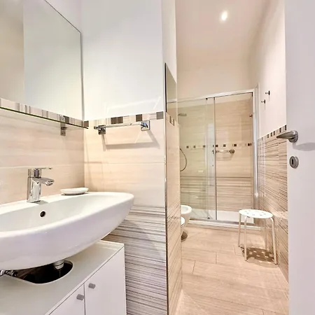 Hostdomus - White And Sea Apartment Finale Ligure