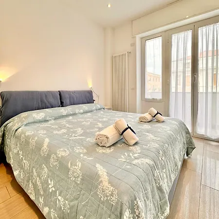 Apartment Hostdomus - White And Sea Finale Ligure
