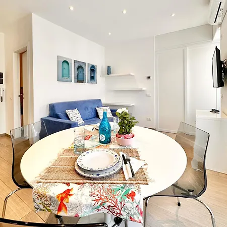 Hostdomus - White And Sea Apartment *